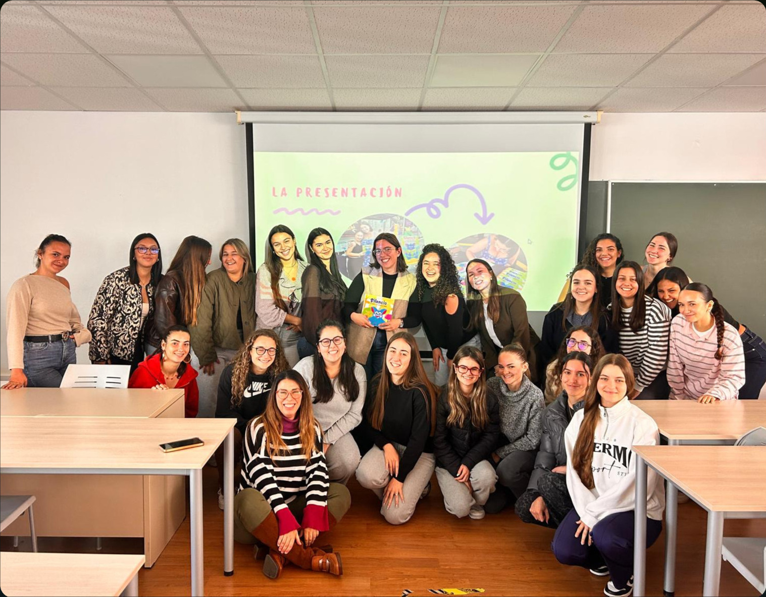 Grupo participante en un encuentro educativo